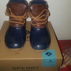 Kid Sperry duck boy boots